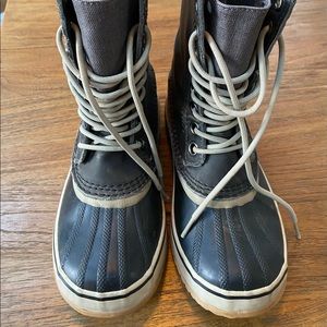 Sorel winter duck boots. Insulated liner.